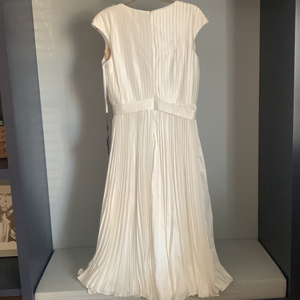 Max Duggal IEENA Pleated Cap Sleeve Satin Midi Gown White Size 10 NWT - Picture 12 of 12